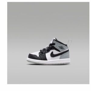 Jordan Kids' Black and White Mid Sneakers (1 mid)